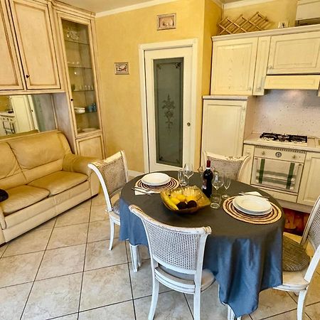 Doctor House Desenzano Apartment Desenzano del Garda Luaran gambar