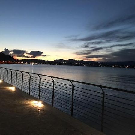 Doctor House Desenzano Apartment Desenzano del Garda Luaran gambar