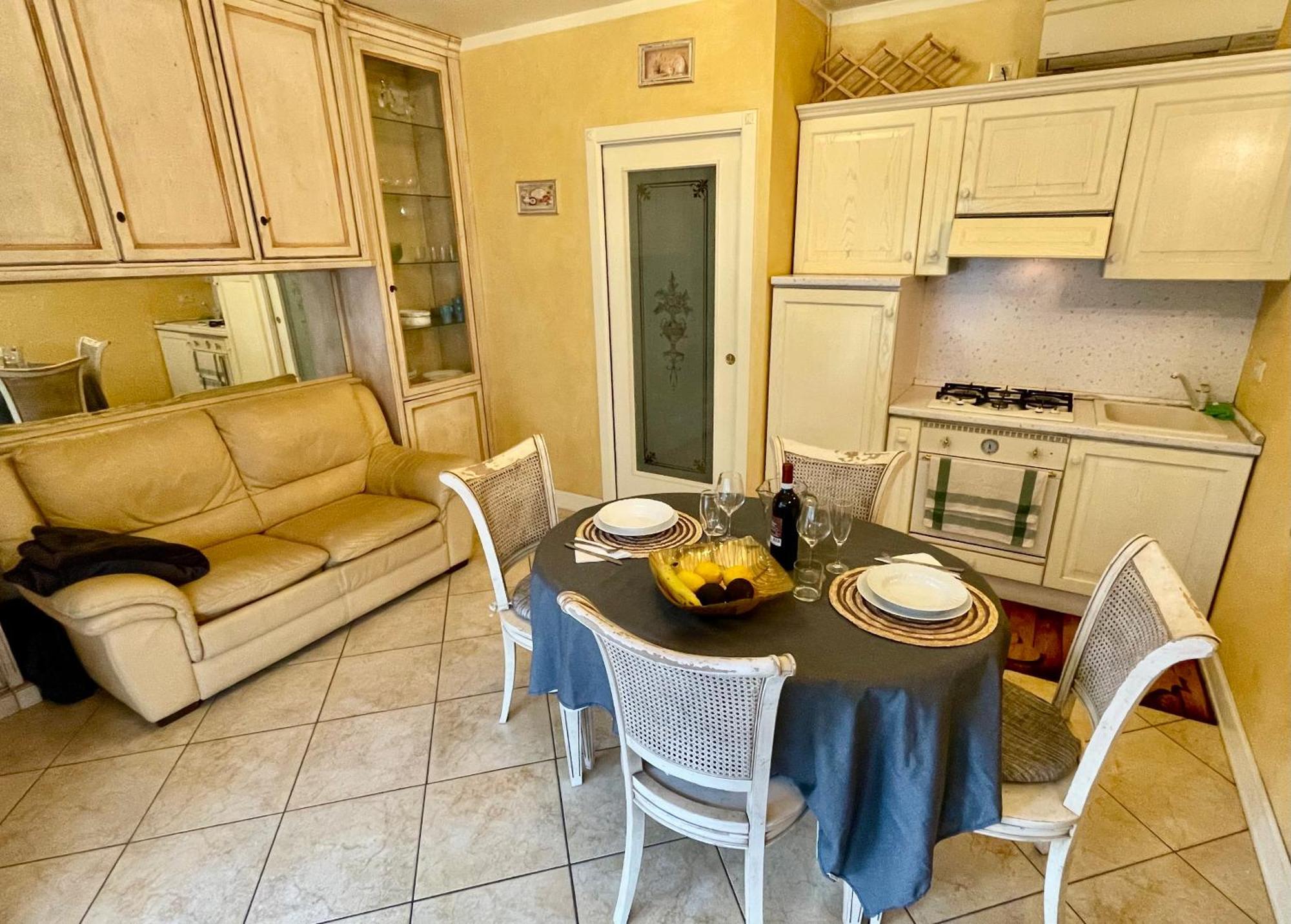 Doctor House Desenzano Apartment Desenzano del Garda Luaran gambar