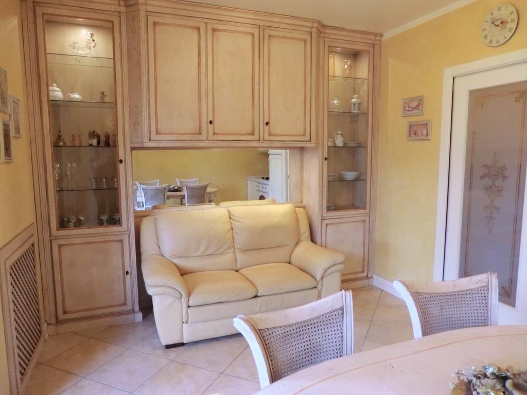 Doctor House Desenzano Apartment Desenzano del Garda Luaran gambar