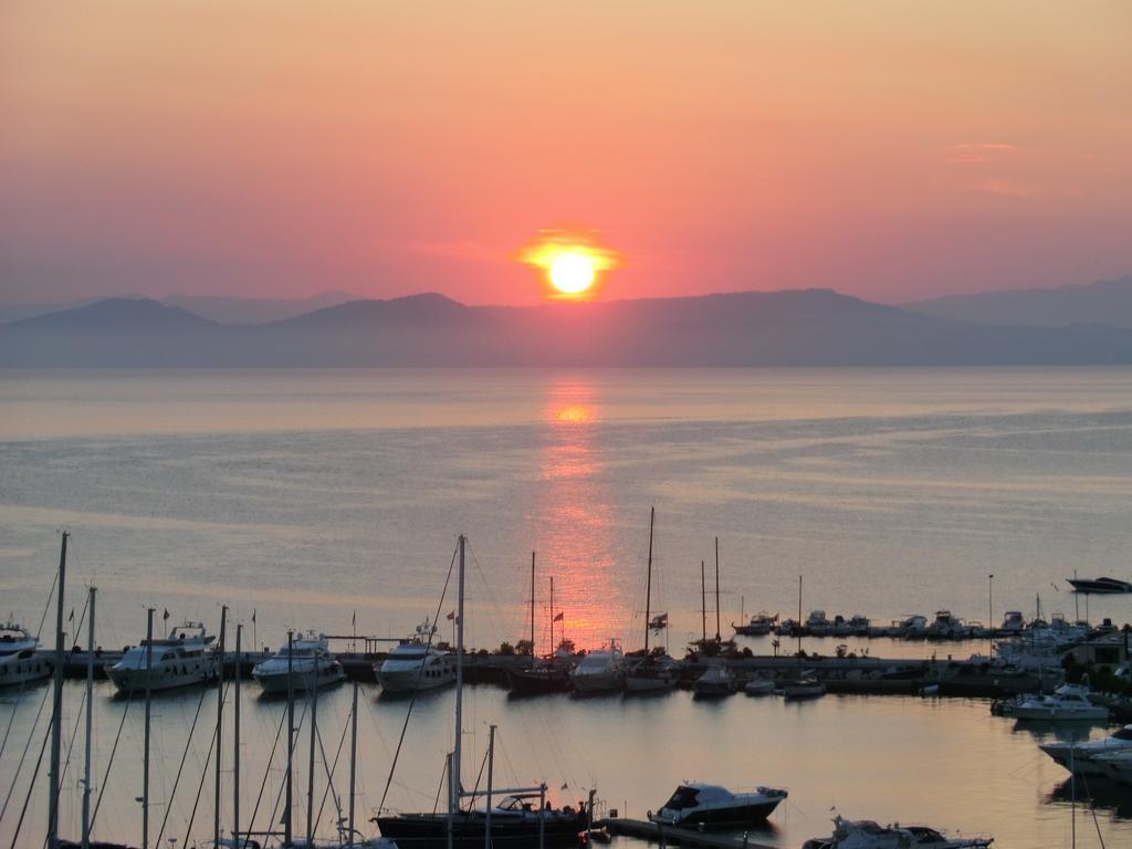 Doctor House Desenzano Apartment Desenzano del Garda Luaran gambar