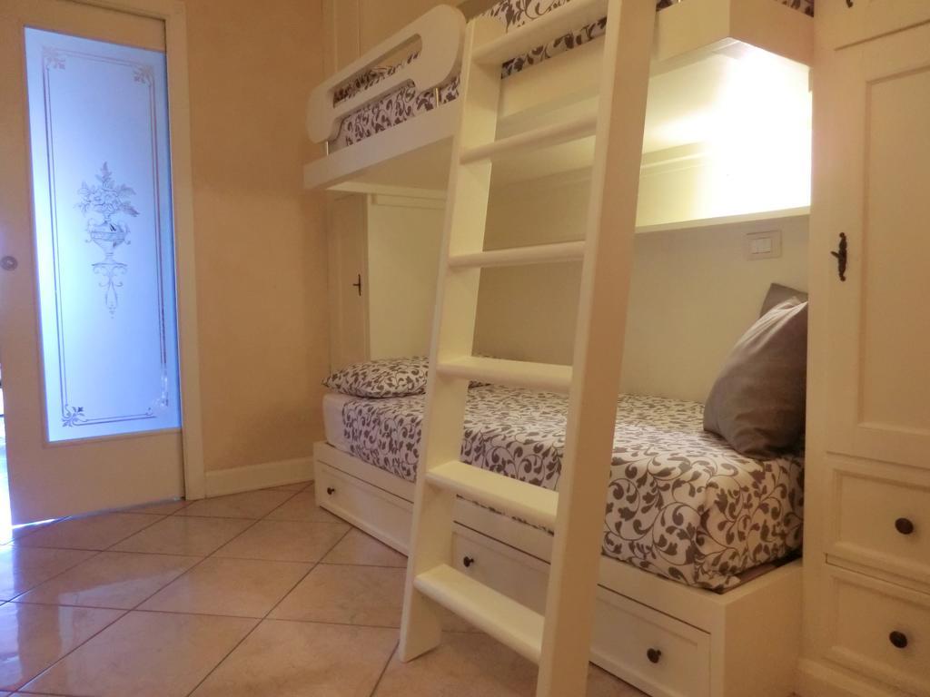 Doctor House Desenzano Apartment Desenzano del Garda Luaran gambar
