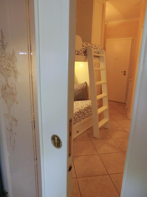 Doctor House Desenzano Apartment Desenzano del Garda Luaran gambar