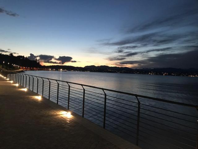 Doctor House Desenzano Apartment Desenzano del Garda Luaran gambar